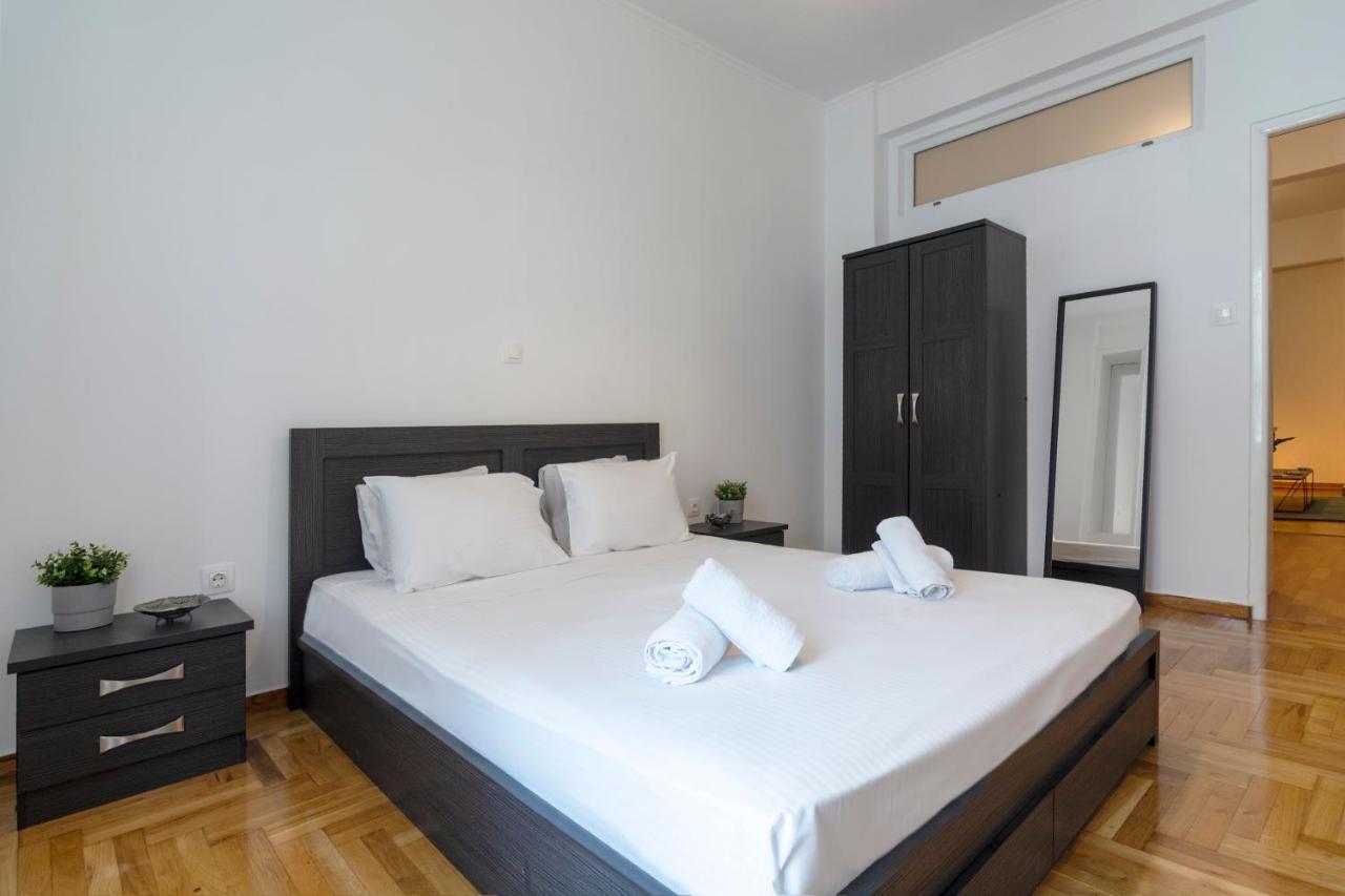 Modern 2Bd Apt In Athens , 3-Min Metro Экстерьер фото